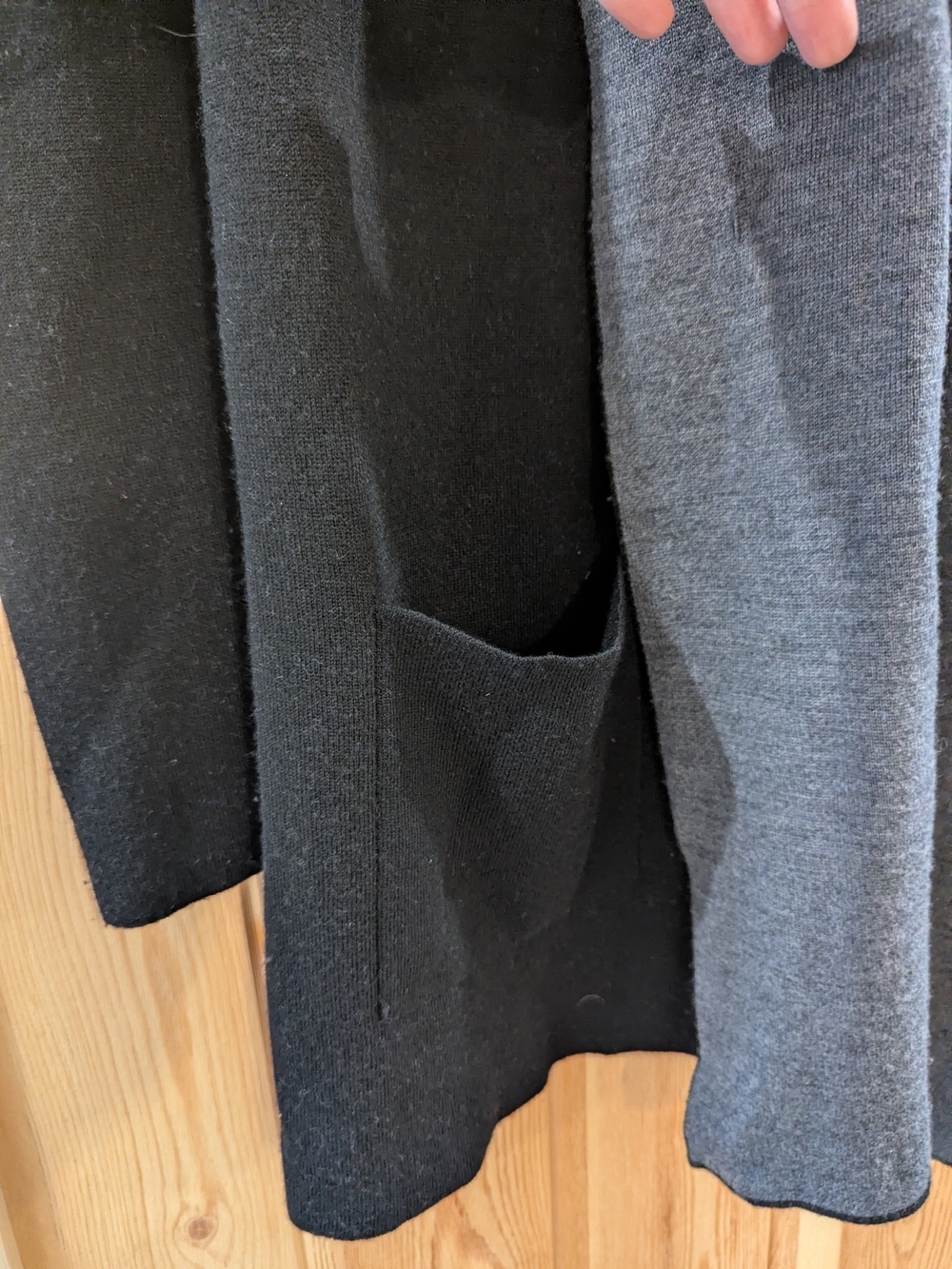 Babaton Aritzia Merino Wool Open Front Cardigan Black & Grey - Picture 6 of 8
